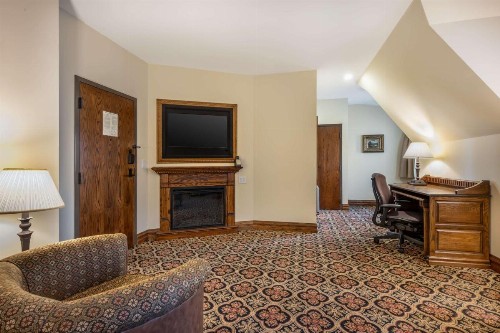Best Western Premier Mariemont Inn - image 29