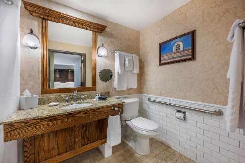 Best Western Premier Mariemont Inn - image 31