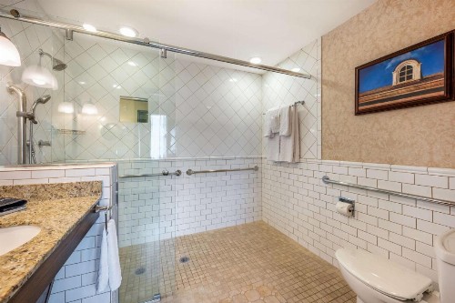 Best Western Premier Mariemont Inn - image 36
