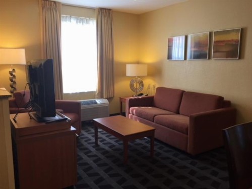 Hawthorn Suites by Wyndham Cincinnati Northeast/Mason - image 14