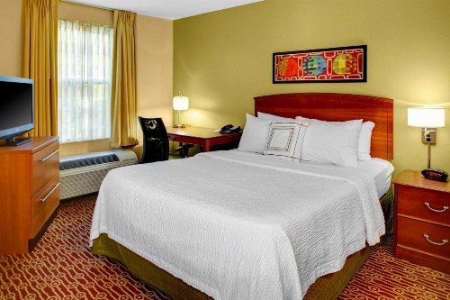 Hawthorn Suites by Wyndham Cincinnati Northeast/Mason - image 15