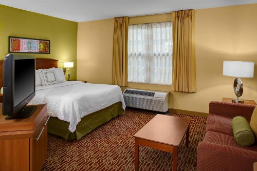 Hawthorn Suites by Wyndham Cincinnati Northeast/Mason - image 19