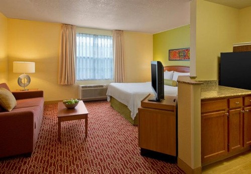 Hawthorn Suites by Wyndham Cincinnati Northeast/Mason - image 26