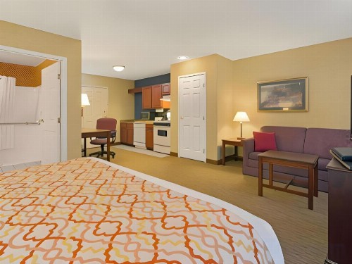Hawthorn Suites by Wyndham Cincinnati/Sharonville - image 15