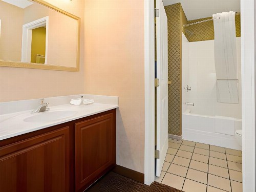 Hawthorn Suites by Wyndham Cincinnati/Sharonville - image 16
