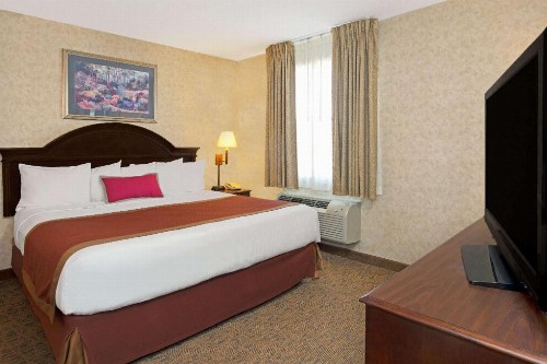 Hawthorn Suites by Wyndham Cincinnati/Sharonville - image 17