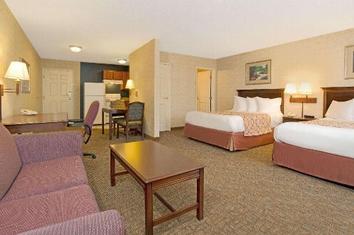 Hawthorn Suites by Wyndham Cincinnati/Sharonville - image 9