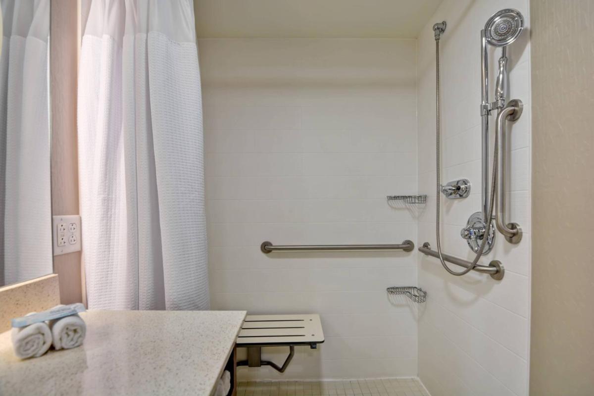 SpringHill Suites by Marriott Cincinnati Midtown - image 4