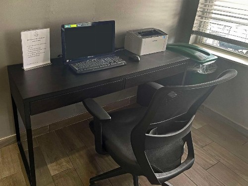 Quality Inn & Suites Cincinnati Sharonville - image 12