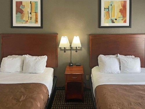 Quality Inn & Suites Cincinnati Sharonville - image 19