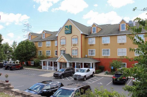 Quality Inn & Suites Cincinnati Sharonville - image 30