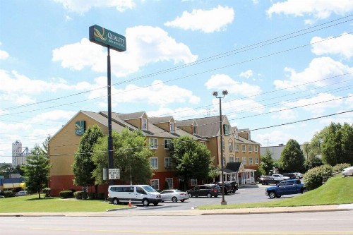 Quality Inn & Suites Cincinnati Sharonville - image 4