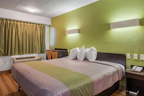 Motel 6-Cincinnati OH - Central - Norwood - image 15