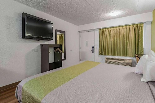 Motel 6-Cincinnati OH - Central - Norwood - image 16