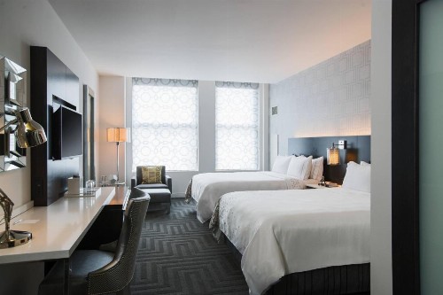 Renaissance Cincinnati Downtown Hotel - image 5