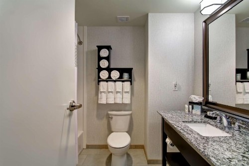 Hampton Inn and Suites Cincinnati - Downtown - image 21