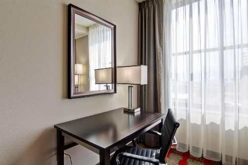 Hampton Inn and Suites Cincinnati - Downtown - image 29