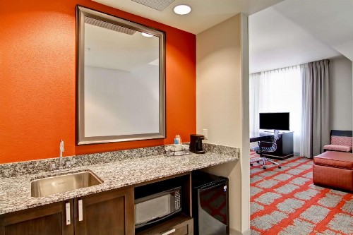 Hampton Inn and Suites Cincinnati - Downtown - image 31