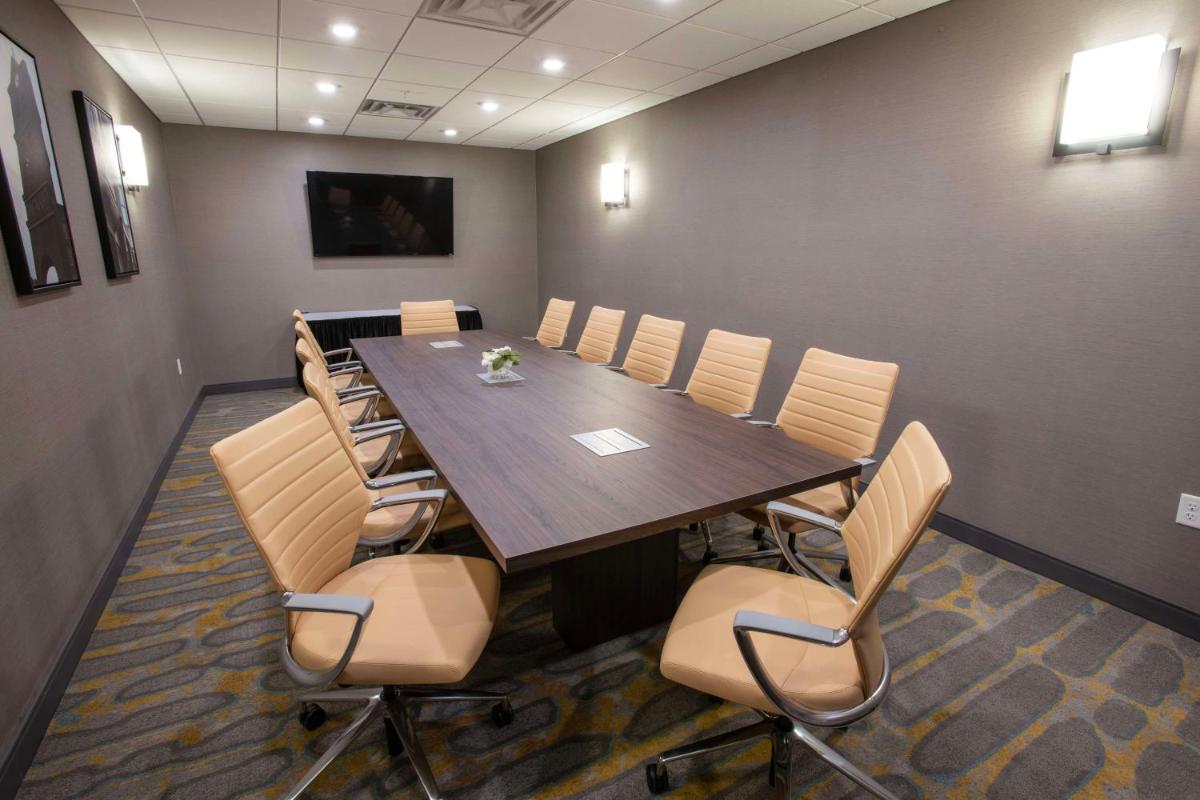 Hampton Inn & Suites - Cincinnati/Kenwood OH - image 2