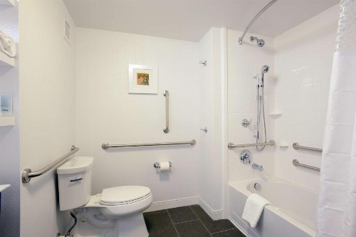Hampton Inn & Suites - Cincinnati/Kenwood OH - image 20