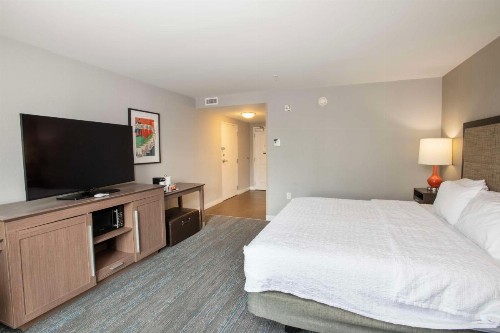 Hampton Inn & Suites - Cincinnati/Kenwood OH - image 3