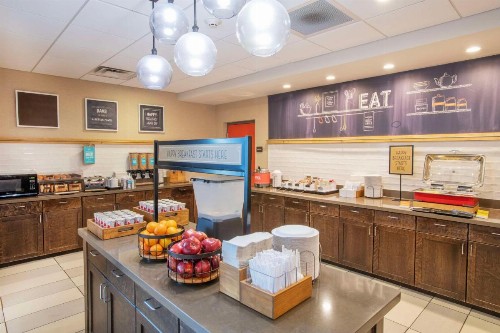 Hampton Inn & Suites - Cincinnati/Kenwood OH - image 5