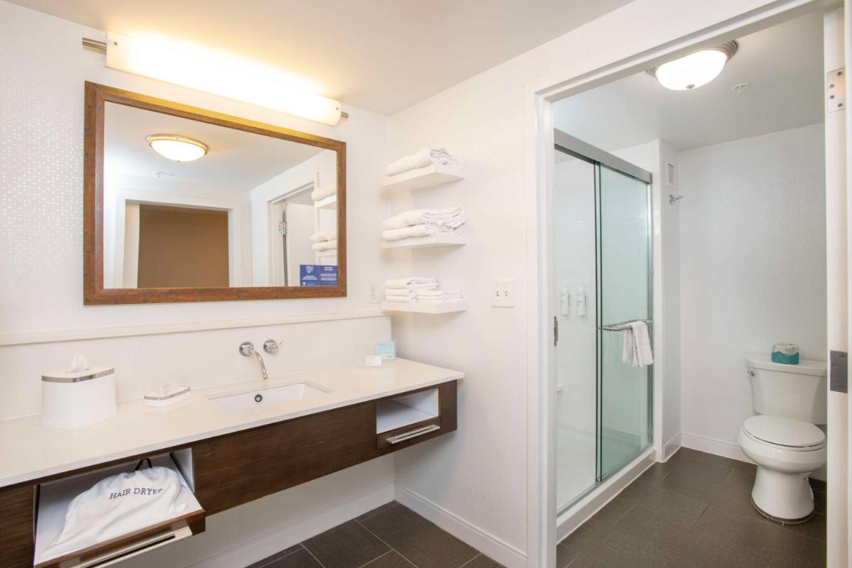Hampton Inn & Suites - Cincinnati/Kenwood OH - image 6