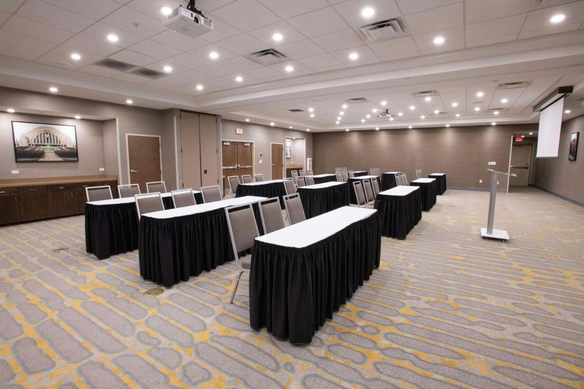 Hampton Inn & Suites - Cincinnati/Kenwood OH - image 7