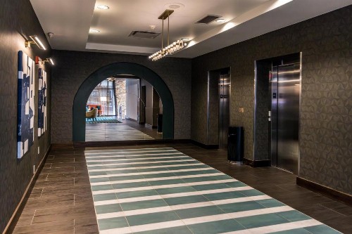 Holiday Inn Hotel & Suites Cincinnati Downtown an IHG Hotel - image 17