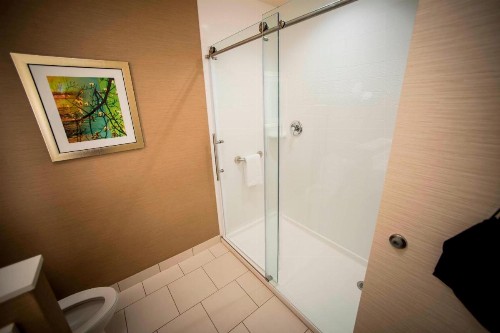Fairfield Inn & Suites by Marriott Cincinnati Uptown/University Area - image 10