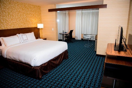 Fairfield Inn & Suites by Marriott Cincinnati Uptown/University Area - image 12