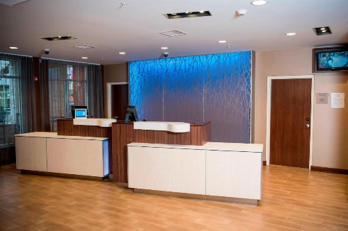 Fairfield Inn & Suites by Marriott Cincinnati Uptown/University Area - image 2