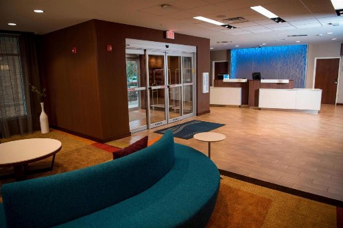 Fairfield Inn & Suites by Marriott Cincinnati Uptown/University Area - image 3