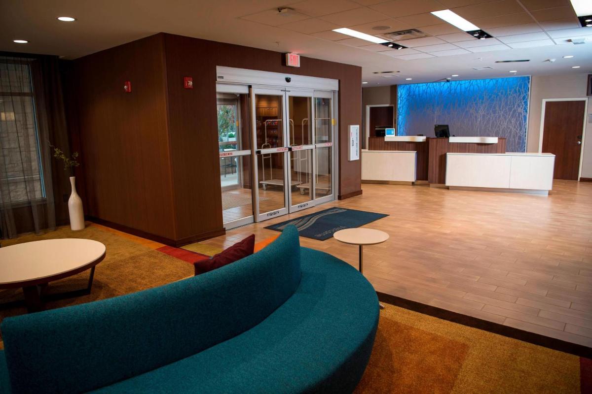 Fairfield Inn & Suites by Marriott Cincinnati Uptown/University Area - image 3