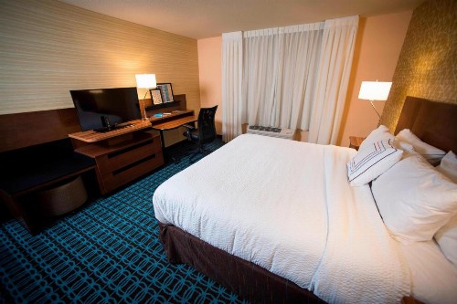 Fairfield Inn & Suites by Marriott Cincinnati Uptown/University Area - image 7