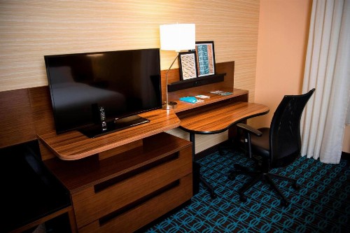 Fairfield Inn & Suites by Marriott Cincinnati Uptown/University Area - image 8
