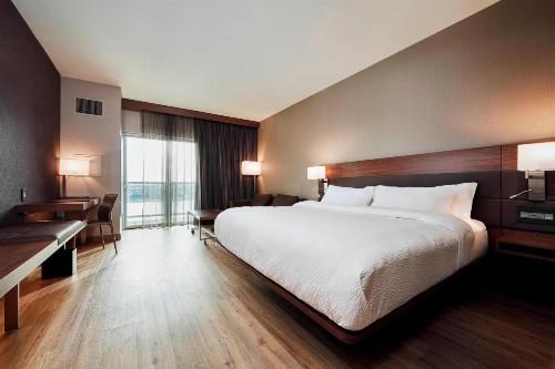 AC Hotel by Marriott Cincinnati at The Banks - image 11