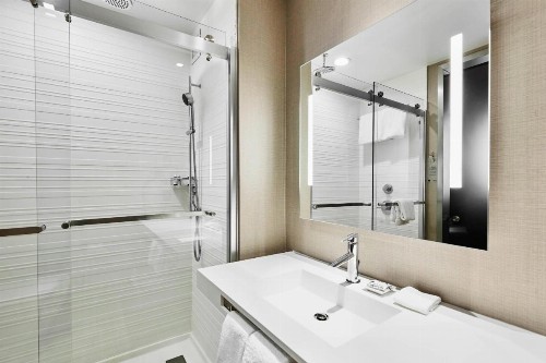 AC Hotel by Marriott Cincinnati at The Banks - image 42