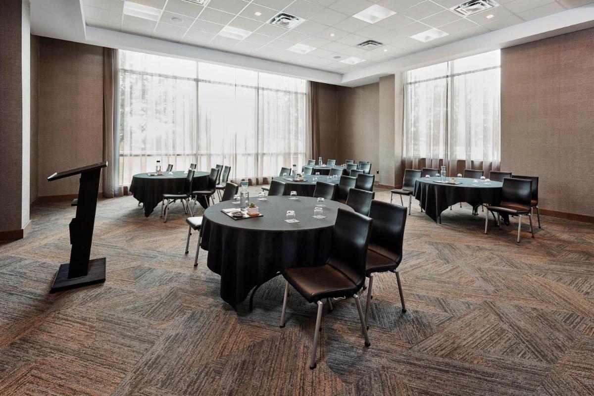 AC Hotel by Marriott Cincinnati at The Banks - image 7