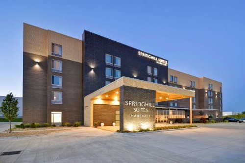 SpringHill Suites by Marriott Cincinnati Blue Ash - image 1