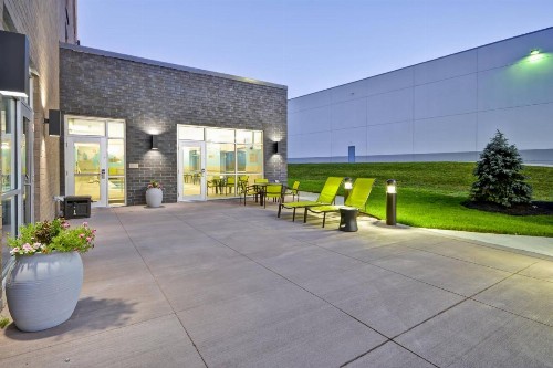 SpringHill Suites by Marriott Cincinnati Blue Ash - image 7