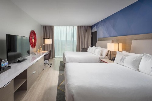 The Summit Hotel - image 10