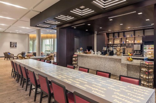 The Summit Hotel - image 11