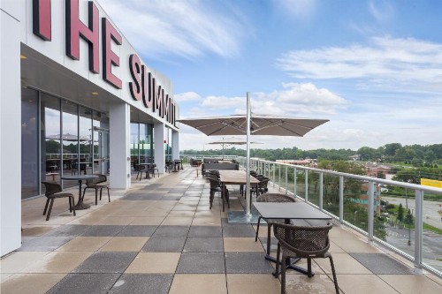 The Summit Hotel - image 12