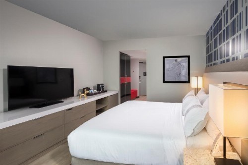 The Summit Hotel - image 16