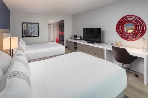 The Summit Hotel - image 25
