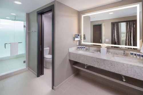 The Summit Hotel - image 27