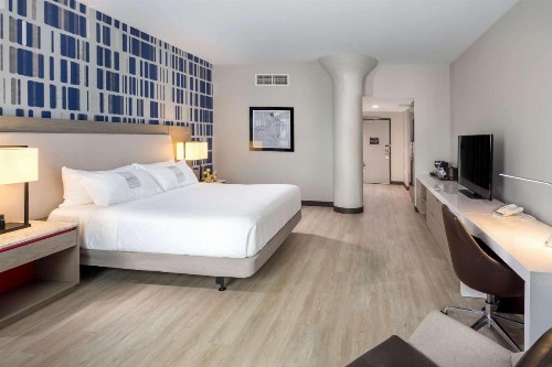 The Summit Hotel - image 38