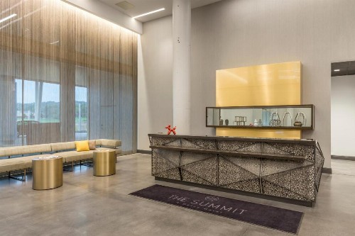 The Summit Hotel - image 44