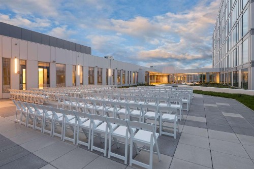 The Summit Hotel - image 5